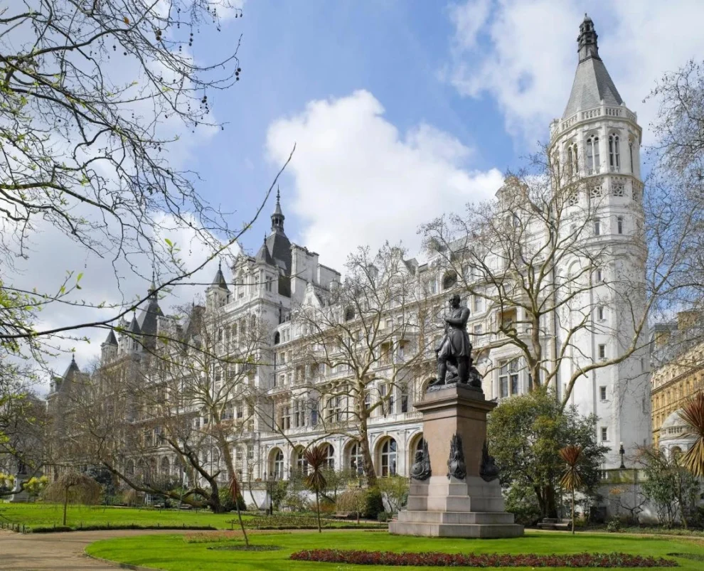 The Royal Horseguards Hotel to Heathrow Airport Minicab